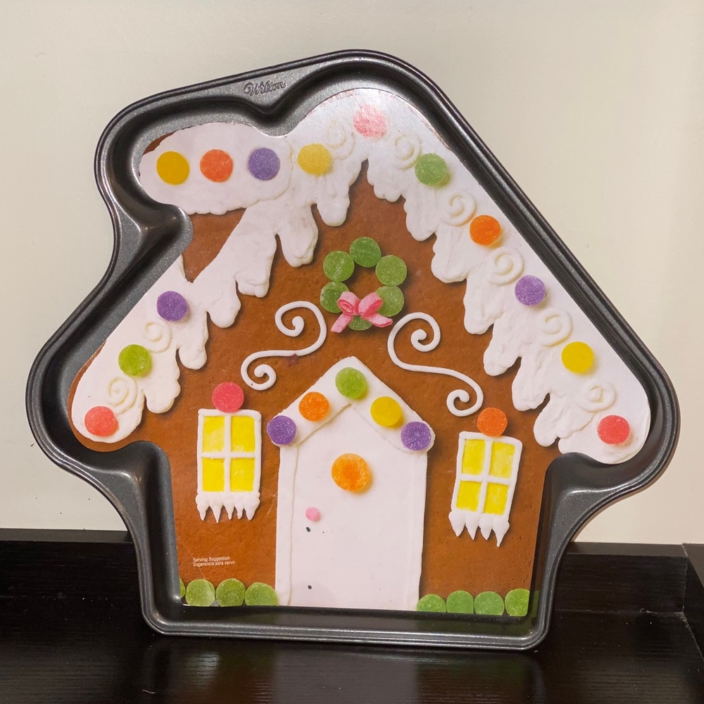 NWT 12”x12” gingerbread house baking pan